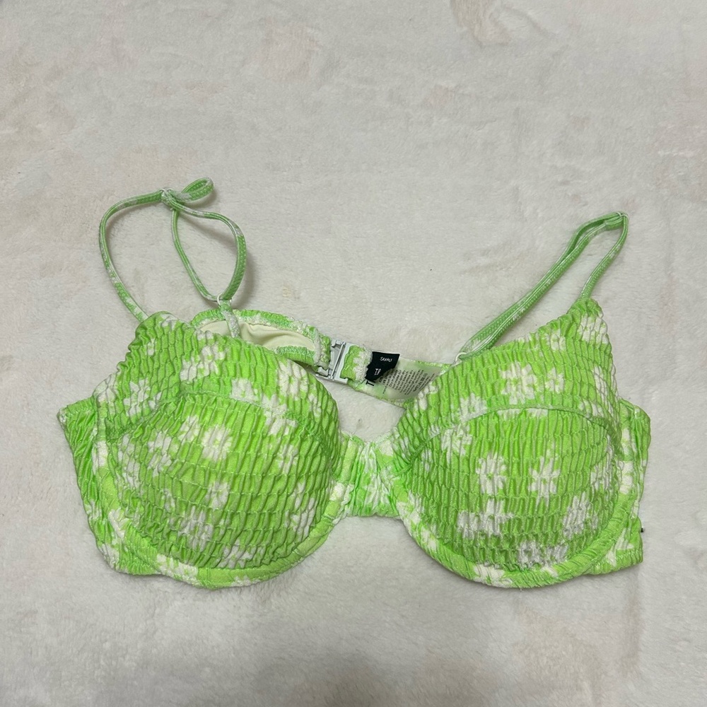 Triangl Swimwear Green and White Lace Underwire Bra